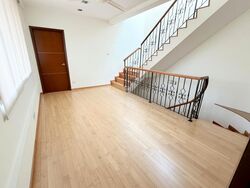 Phillips Avenue (D19), Semi-Detached #572690641
